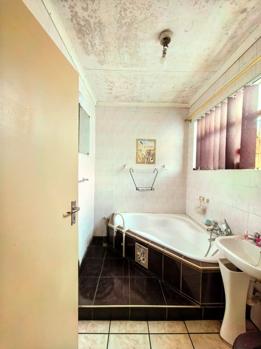 4 Bedroom Property for Sale in Sasolburg Ext 5 Free State